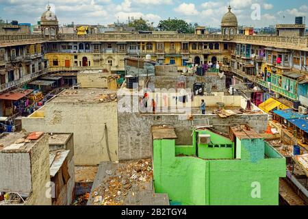 Appartements Près De La Mosquée Fatehpuri Masjid Et Du Bazar Chandni Chowk, Old Delhi, Inde Banque D'Images