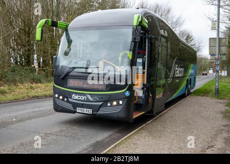 Service de bus Falcon de Plymouth à Bristol (via Exeter et l'aéroport de Bristol) par Stagecoach. À L'Arrêt De Bus Marley Head, South Brant, Devon Banque D'Images