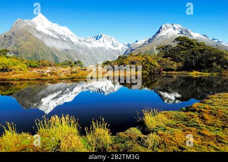 Sommet clé mit Spiegelung des mt. Christina, le parc national de Fjordland, Weltnaturerbe au sud-ouest de la Nouvelle-Zélande, Westkueste Suedinsel, États-Unis ; Februar Banque D'Images