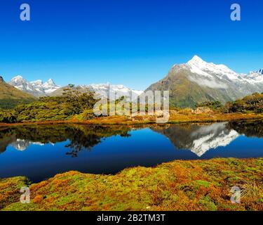 Sommet clé mit Spiegelung des mt. Christina, le parc national de Fjordland, Weltnaturerbe au sud-ouest de la Nouvelle-Zélande, Westkueste Suedinsel, États-Unis ; Februar Banque D'Images