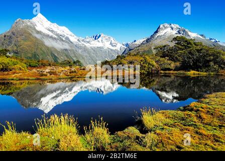 Sommet clé mit Spiegelung des mt. Christina, le parc national de Fjordland, Weltnaturerbe au sud-ouest de la Nouvelle-Zélande, Westkueste Suedinsel, États-Unis ; Februar Banque D'Images