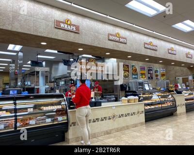 Houston, TX/USA-2/25/20: Le comptoir de commande de nourriture à un Buc ees. La station-service Buc ees, le restaurant Fast food et le magasin de proximité avec la nourriture Banque D'Images