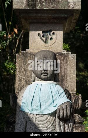 Statue bouddhiste au temple de Hase-dera, dans la préfecture de Sakurai, au Japon. Banque D'Images