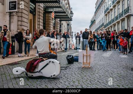 Rua do Carmo est une rue commerçante piétonne de Lisbonne Portugal Banque D'Images