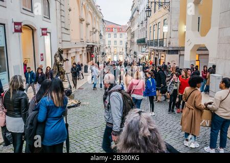 Rua do Carmo est une rue commerçante piétonne de Lisbonne Portugal Banque D'Images