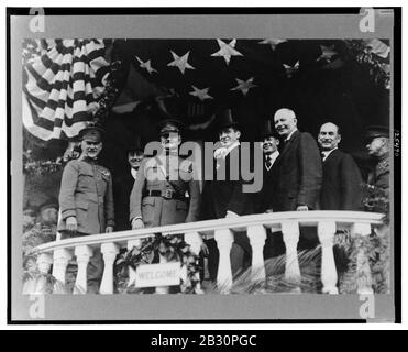 Général Pershing et invités d'honneur au défilé de Washington, 17 septembre 1919 Banque D'Images