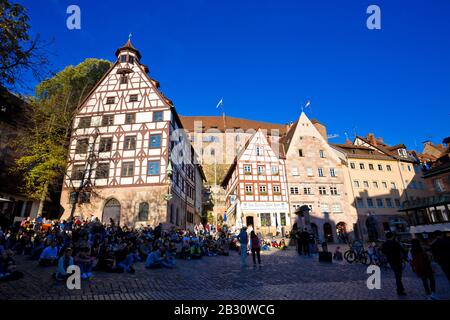 Nuremberg, Allemagne - Octobre 2019 : Les gens foule à vieille ville de Nuremberg, Bavière, Allemagne. Banque D'Images