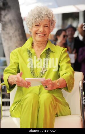 Los Angeles, États-Unis. . 02 mars 2020. Susan Stamberg lors de la cérémonie d'initiation à Star on the Hollywood Walk of Fame pour Susan Stamberg, Hollywood Boulevard, Los Angeles, CA 2 mars 2020. Photo Par: Michael Germana/Everett Collection Crédit: Everett Collection Inc/Alay Live News Banque D'Images