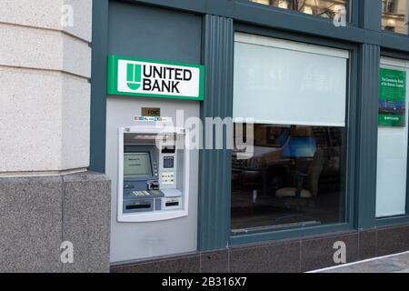 Guichet automatique United Bank au niveau de la rue à l'extérieur d'une succursale bancaire à Washington, D.C. Banque D'Images