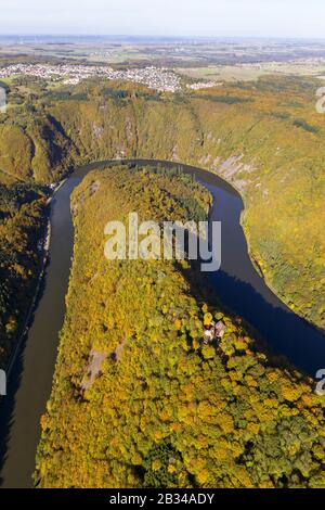 , boucle Saar et château de Montclair près d'Orschoz, 18.10.2012, vue aérienne, Allemagne, Sarre, Mettlach Banque D'Images