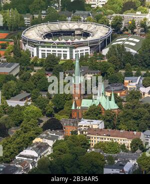 Vue sur l'église St Jean avant le Rothenbaum Arena de Hambourg, 12.08.2012 , vue aérienne, Allemagne, Hambourg Banque D'Images