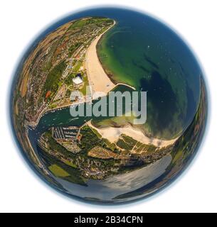 Port de la mer Baltique de Luebeck-Travemuende à l'embouchure de la rivière Trave dans la baie de Luebeck, 12.08.2012, vue aérienne, Allemagne, Schleswig-Holstein, Luebeck Banque D'Images
