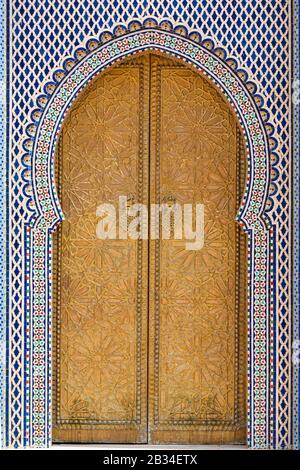 Les portes principales du Palais Royal, Fès, Maroc Banque D'Images