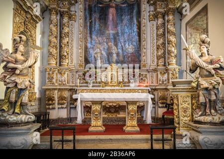 Esposende, Portugal - 21 février 2020: Détail architectural de l'intérieur de la Chapelle du Seigneur des Mareantes (Capela do Senhor dos Mareant Banque D'Images