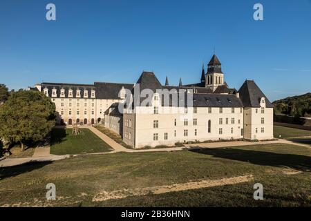 France, Maine-et-Loire, vallée de la Loire classée au patrimoine mondial de l'UNESCO, Fontevraud-l'Abbaye, Abbaye de Fontevraud, XIIe-XVIIe siècle, église abbatiale du XIIe siècle Banque D'Images