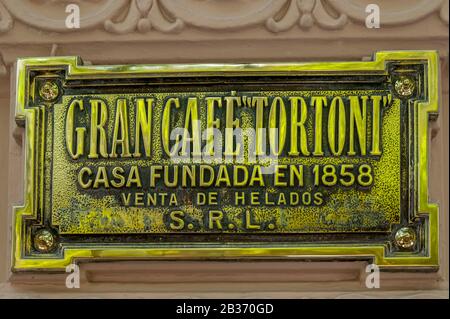 Argentine, province de Buenos Aires, Estancia San-Isidro del Llano en direction de Carmen-Casares, gaucho à cheval en voiture cattl Banque D'Images