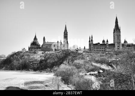 Image en noir et blanc de la colline du Parlement canadien à Ottawa Banque D'Images