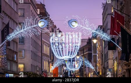 Les lumières de Noël 2019 de New Bond Street à Londres, au Royaume-Uni. Banque D'Images
