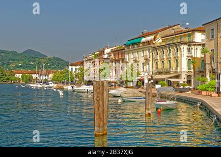 Salo Sur Le Lac De Garde, Province De Brescia, Italie. Banque D'Images