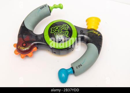 Jeu Rétro Pour Ordinateur De Poche Hasbro Bop It Extreme 2 Banque D'Images