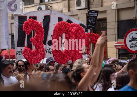 Manifestation populaire pendant 43 ans du putsch pendant la Journée nationale de la mémoire, de la vérité et de la justice qui rappellent ces 30000 déparus en Argentine Banque D'Images