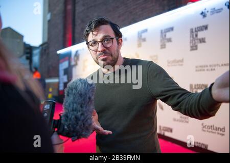 Glasgow, Royaume-Uni. 4 mars 2020. Photo: Simon Bird - Acteur. La première écossaise du film, Days of the Bagnold Summer, sur le tapis rouge du Glasgow Film Theatre au Glasgow Film Festival 2020. Crédit : Colin Fisher/Alay Live News Banque D'Images