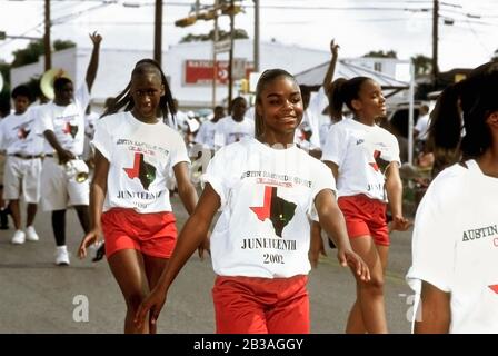 Austin, Texas le 19 juin 2002 : des membres du groupe de marchants Jack Yates High School se sont performances pour les résidents d'Austin lors de la dix-septième célébration annuelle commémorant l'émancipation des Noirs au Texas.©Bob Daemmrich Banque D'Images