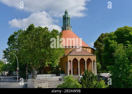 Kirche auf dem Tempelhofer Feld, Wolffring Fliegersiedlung, Tempelhof, Berlin, Deutschland, Banque D'Images