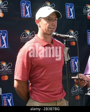 Orlando, Floride, États-Unis. 4 mars 2020. Le golfeur professionnel Rory McIlroy d'Irlande du Nord, classé numéro un au monde, répond aux questions des médias à la suite de la ronde pro-Am à Arnold Palmer Invitational présentée par Mastercard le 4 mars 2020 au Bay Hill Club & Lodge d'Orlando, en Floride. (Paul Hennessy/Alay) Crédit : Paul Hennessy/Alay Live News Banque D'Images