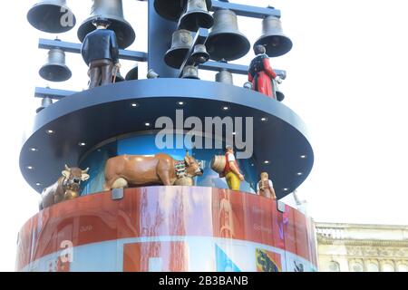 L'historique Swiss Glockenspiel sur Leicester Square, dans le West End de Londres, au Royaume-Uni Banque D'Images