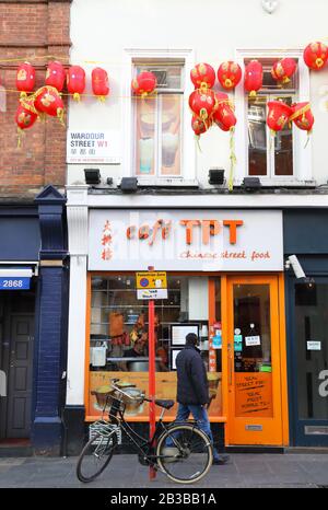 Restaurants sur Wardour Street dans Chinatown, dans le West End de Londres, au Royaume-Uni Banque D'Images