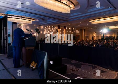 Washington, États-Unis D'Amérique. 04 mars 2020. Washington, États-Unis D'Amérique. 04 Mars 2020. Le président américain Donald Trump s’adresse au sommet législatif de la coalition latino-américaine au JW Marriott le 4 mars 2020 à Washington, DC. Crédit : Tia Dufour/White House Photo/Alay Live News Banque D'Images