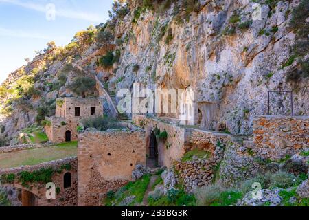 Le monastère de Katholiko (église de St Jean l'Hermit), près du monastère de Gouverneto, la Crète de la Canée Banque D'Images