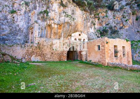 Le monastère de Katholiko (église de St Jean l'Hermit), près du monastère de Gouverneto, la Crète de la Canée Banque D'Images