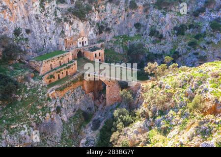 Le monastère de Katholiko (église de St Jean l'Hermit), près du monastère de Gouverneto, la Crète de la Canée Banque D'Images