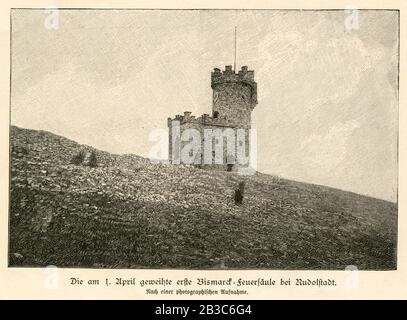 Europa, Deutschland, Thüringen, Rudolstadt, Originaltext : ' Die Am 1. Avril geweihte erste Bismarck-Feuersäule bei Rudolstadt ' ( Bismarckturm bei Rudolstadt ) , Motiv aus : ' Illustrirte Zeitung ' , Nr. 2911, 13. 04. 1899 . / Europe, Allemagne, Thuringe, Rudolstadt, la tour Bismarck près de Rudolstadt, image de : ' Ilustrirte Zeitung ' , No. 2911, 13.04. 1899 . Banque D'Images