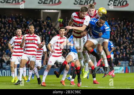 Glasgow, Royaume-Uni. 4 mars 2020. Lors des matchs de première course, Rangers vs Hamilton a été joué au stade Ibrox, stade des Rangers. Après une série de résultats décevants Steven Gerrard, le directeur des Rangers a déclaré qu'il considérait le jeu comme une occasion de « rebondir positivement ». Crédit: Findlay/Alay Live News Banque D'Images