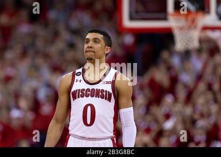 Madison, WI, États-Unis. 4 mars 2020. Wisconsin Badgers Guard d'Mitrik Trice #0 pendant le match de basket-ball NCAA entre les Wildcats du Nord-Ouest et les Badgers du Wisconsin au Kohl Center de Madison, WI. John Fisher/Csm/Alay Live News Banque D'Images