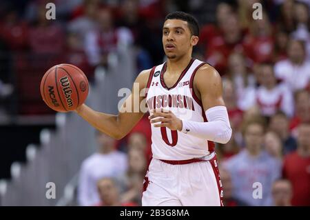 Madison, WI, États-Unis. 4 mars 2020. Wisconsin Badgers Guard d'Mitrik Trice #0 en action pendant le match de basket-ball NCAA entre les Wildcats du Nord-Ouest et les Badgers du Wisconsin au Kohl Center à Madison, WI. John Fisher/Csm/Alay Live News Banque D'Images