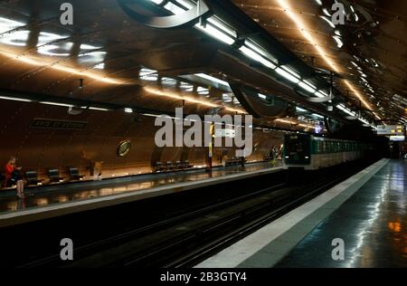 Station de métro Arts et métiers ligne 11 Platform.Paris.France Banque D'Images