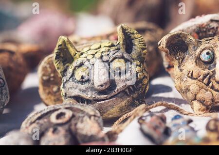 Gomel, Biélorussie - 30 juillet 2017 : souvenir en céramique hobgoblin beau et amusant Banque D'Images