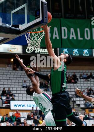 Badalona, Espagne. 04 mars 2020. Kerem Kanter, de Joventut Badalona en action lors du match de deuxième phase de l'ULEB EuroCup basketball, le Groupe H a joué entre Joventut Badalona et Unicaja à Palau Olimpic de Badalona le 4 mars 2020 à Badalona, en Espagne. Crédit: Dax/ESPA/Alay Live News Banque D'Images