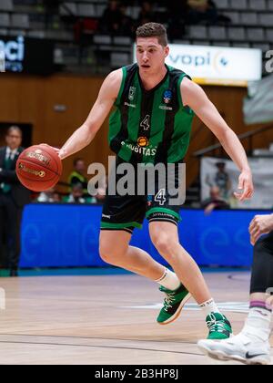 Badalona, Espagne. 04 mars 2020. Joel Parra de Joventut Badalona En action lors du match de deuxième phase de l'ULEB EuroCup basketball, le Groupe H a joué entre Joventut Badalona et Unicaja à Palau Olimpic de Badalona le 4 mars 2020 à Badalona, en Espagne. Crédit: Dax/ESPA/Alay Live News Banque D'Images