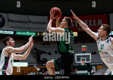 Badalona, Espagne. 04 mars 2020. Klemen Prepelic de Joventut Badalona en action lors du match de deuxième stade de l'ULEB EuroCup basketball, le Groupe H a joué entre Joventut Badalona et Unicaja à Palau Olimpic de Badalona le 4 mars 2020 à Badalona, en Espagne. Crédit: Dax/ESPA/Alay Live News Banque D'Images