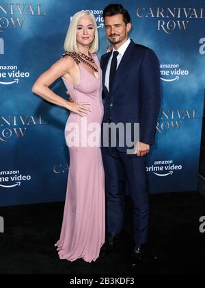 Hollywood, États-Unis. 05 mars 2020. (Dossier) Katy Perry S'Attend À Ce Que First Baby Avec Fiance Orlando Bloom. Katy Perry a révélé qu'elle attend un bébé avec son fiancé Orlando Bloom. Hollywood, LOS ANGELES, CALIFORNIE, États-Unis - 21 AOÛT : la chanteuse Katy Perry et le fiancé/acteur Orlando Bloom arrivent à la première de Los Angeles De la "Carnival Row" d'Amazon qui s'est tenue au cinéma chinois IMAX TCL le 21 août 2019 à Hollywood, Los Angeles, Californie, États-Unis. (Photo De Xavier Collin/Image Press Agency) Crédit: Image Press Agency/Alay Live News Banque D'Images