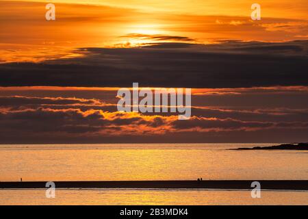 Tofino, plage de la baie de Cox au coucher du soleil. Île De Vancouver, Colombie-Britannique, Canada Banque D'Images