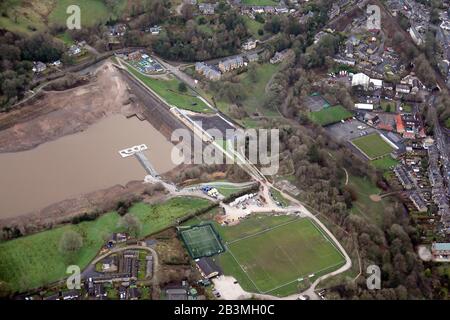 Vue aérienne du barrage du réservoir Toddbrook en réparation au pont Whaley Banque D'Images