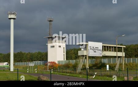 Beschauerbruecke Kommandantenturm, Gedenkstaette, Deutsche Teilung, Marienborn, Sachsen-Anhalt, Allemagne Banque D'Images