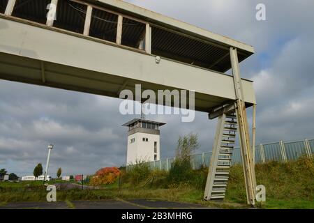 Beschauerbruecke Kommandantenturm, Gedenkstaette, Deutsche Teilung, Marienborn, Sachsen-Anhalt, Allemagne Banque D'Images