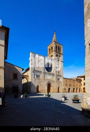 Piazza Silvestri, Bevagna, Pérouse, Ombrie, Italie, Europe Banque D'Images